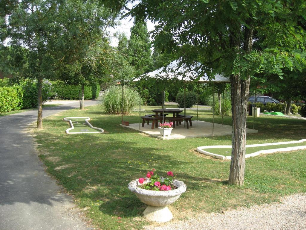 Les Chalets Des Mousquetaires Mirepoix  ภายนอก รูปภาพ